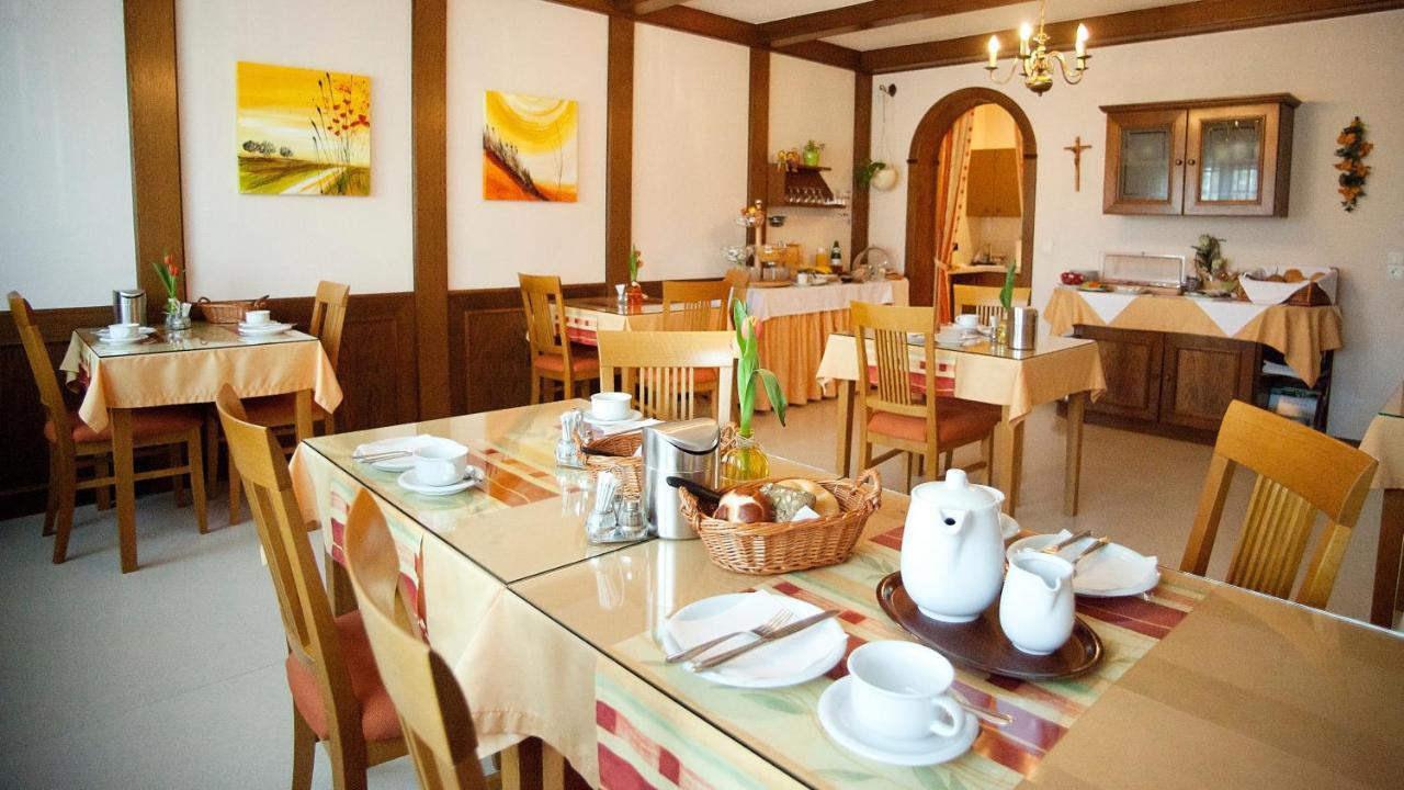 Gastehaus Moser Bed & Breakfast Podersdorf am See Exterior photo